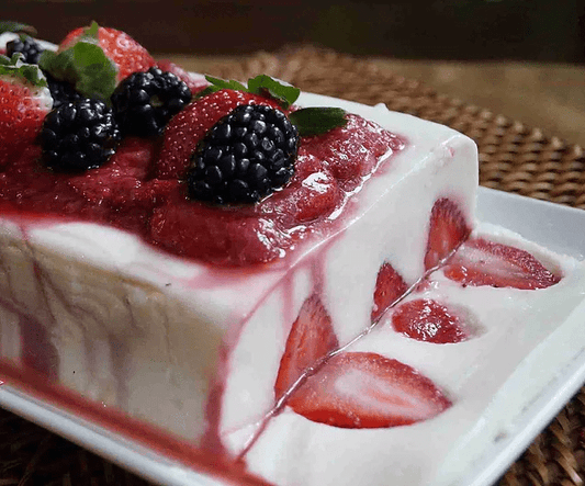 Panna Cotta De Yogurt Con Fresas Bajo En Calorías